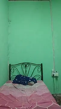 Snapshot of ElisyaHijabDoll chatting on March 2025 06:47:01 PM ElisyaHijabDoll online show from March 2025 06:47:01 PM