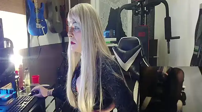 Daniela42TV online show from December 2024 09:04:02 PM