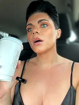 LukeLouHarvey online show from November 2025 07:18:02 AM