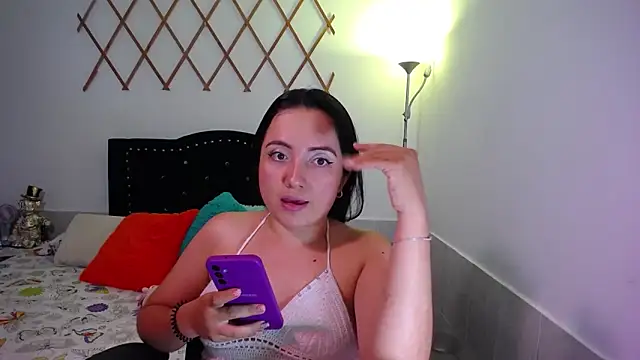 Snapshot of naughty_girl_4u chatting on October 2025 05:59:01 PM naughty girl 4u online show from October 2025 05:59:01 PM