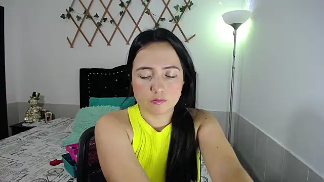 naughty girl 4u online show from February 2026 05:57:01 PM