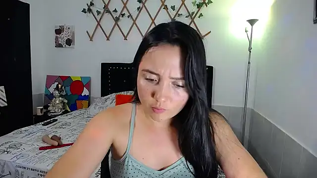 naughty girl 4u online show from March 2026 09:28:01 PM