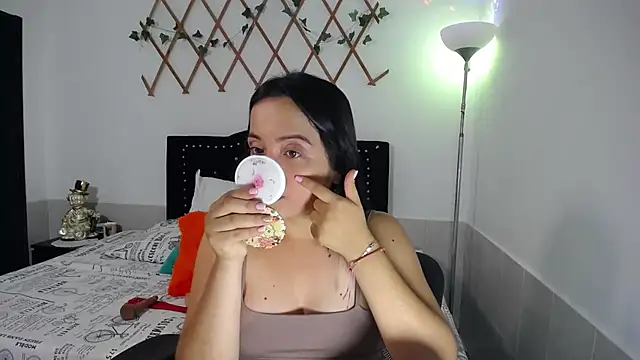 naughty girl 4u online show from February 2026 07:21:02 PM