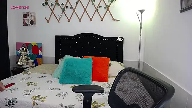 Snapshot of naughty_girl_4u chatting on July 2026 10:01:01 AM naughty girl 4u online show from July 2026 10:01:01 AM