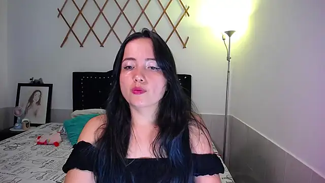 Snapshot of naughty_girl_4u chatting on September 2025 08:37:01 PM naughty girl 4u online show from September 2025 08:37:01 PM