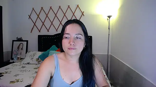 Snapshot of naughty_girl_4u chatting on September 2025 08:32:01 PM naughty girl 4u online show from September 2025 08:32:01 PM