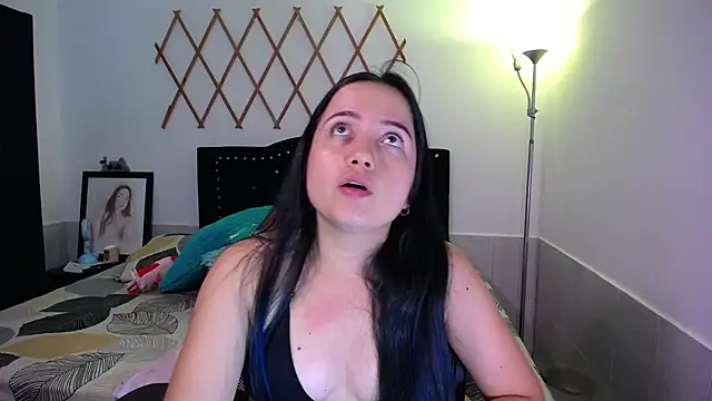 Snapshot of naughty_girl_4u chatting on September 2025 08:23:02 PM naughty girl 4u online show from September 2025 08:23:02 PM