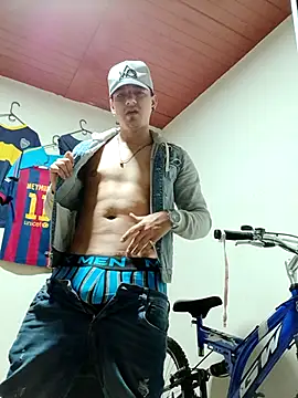 Triplex Coolness online show from September 2025 06:16:01 AM