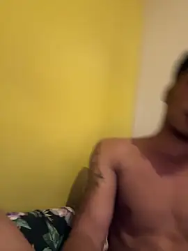 juniiorre online show from April 2026 07:43:02 PM