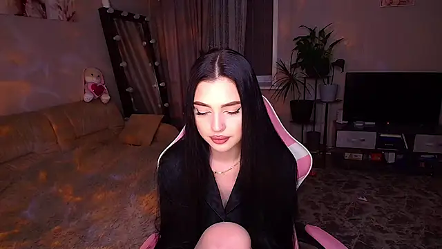   Malika   online show from December 2025 05:15:02 PM