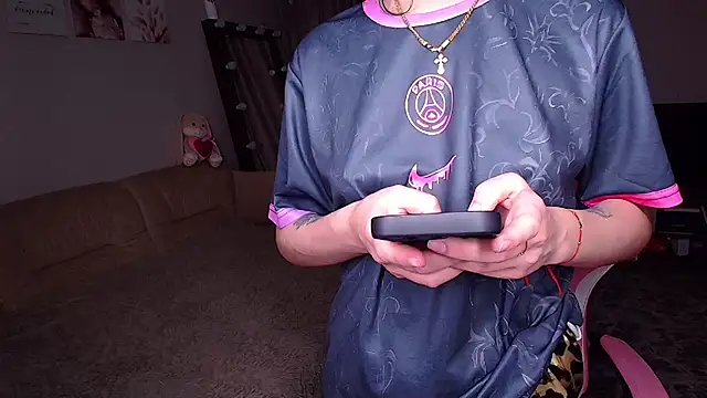 Snapshot of __Malika__ chatting on December 2025 02:00:02 PM Malika online show from December 2025 02:00:02 PM