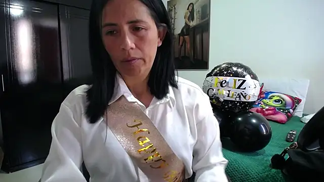 sharoon cheerry online show from December 2025 05:22:02 PM