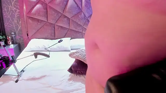 Amanda-Cruz online show from November 2025 12:28:02 AM