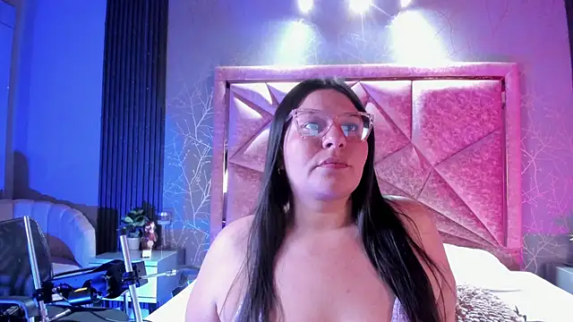 Snapshot of Amanda-Cruz chatting on October 2025 12:49:02 AM Amanda-Cruz online show from October 2025 12:49:02 AM