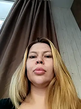 Snapshot of Lovers__Annn chatting on October 2025 02:31:02 AM Lovers Annn online show from October 2025 02:31:02 AM