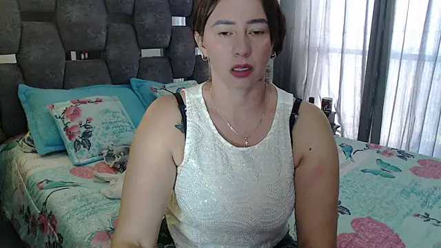 sara hott 1 online show from February 2026 02:17:01 PM