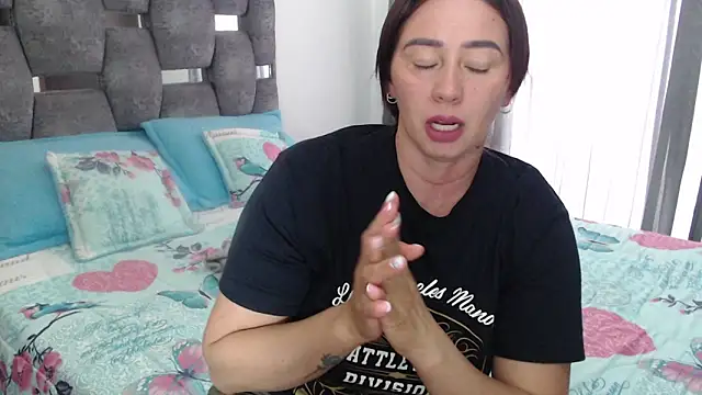 sara hott 1 online show from March 2026 07:40:01 PM