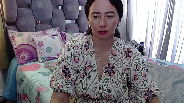 sara hott 1 online show from November 2025 03:05:02 PM