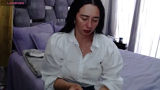 sara hott 1 online show from October 2025 05:12:02 PM