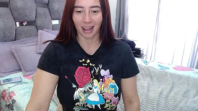 sara hott 1 online show from November 2025 01:22:01 PM