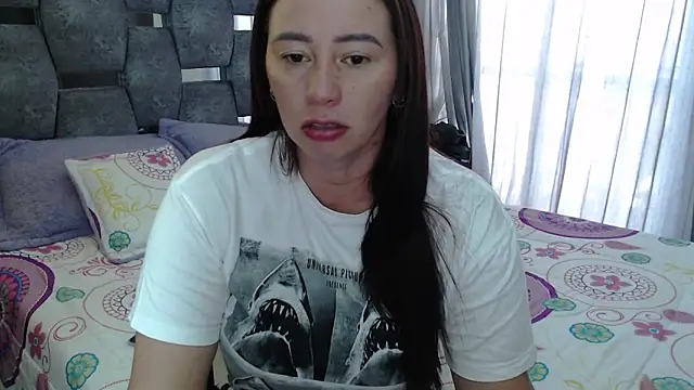 sara hott 1 online show from April 2026 02:24:01 PM