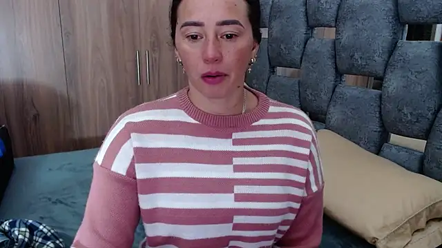 sara hott 1 online show from February 2025 02:01:01 PM