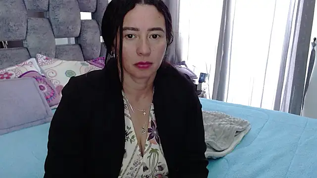 sara hott 1 online show from November 2025 03:37:01 PM