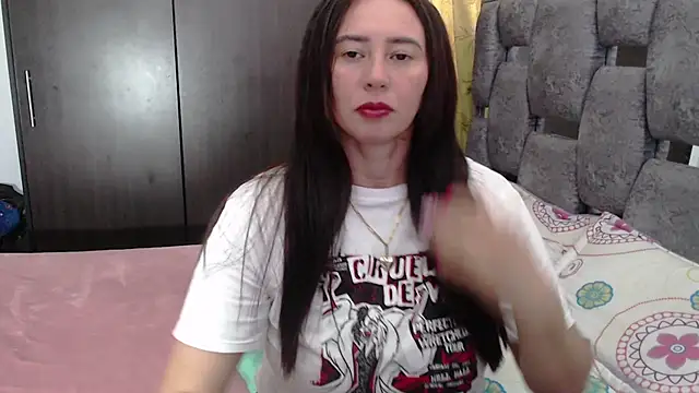 sara hott 1 online show from June 2026 06:56:01 PM