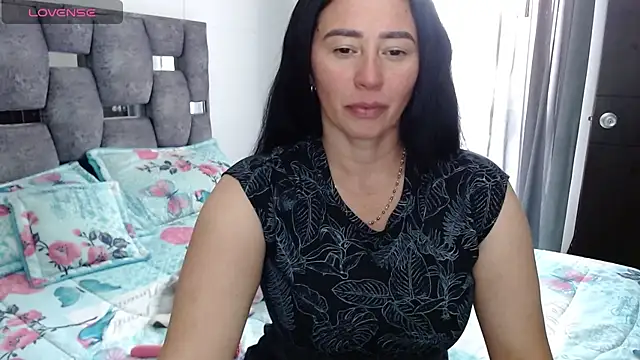 sara hott 1 online show from October 2025 04:15:02 PM