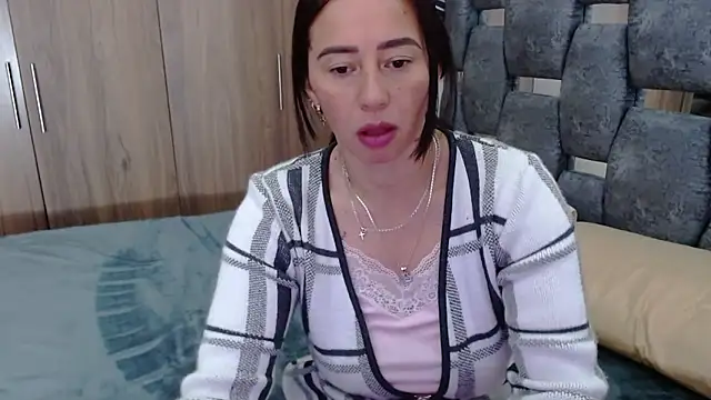 sara hott 1 online show from March 2025 12:34:01 PM