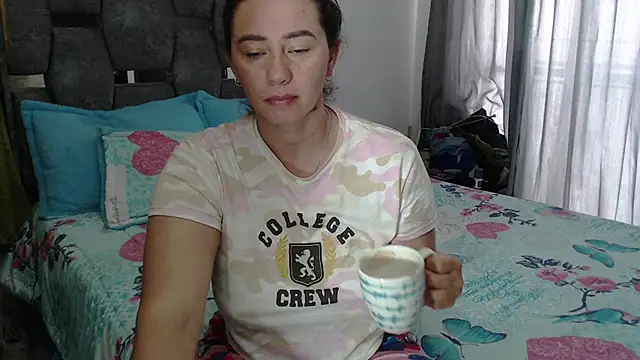 sara hott 1 online show from March 2026 01:33:02 PM