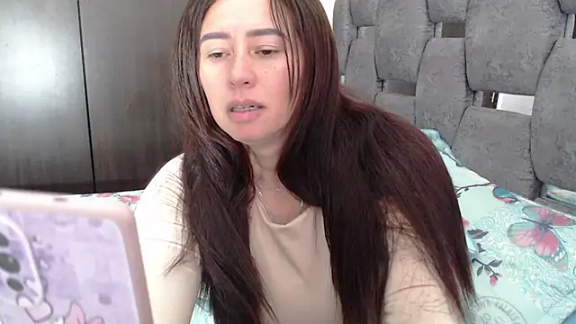 sara hott 1 online show from July 2026 03:33:02 PM