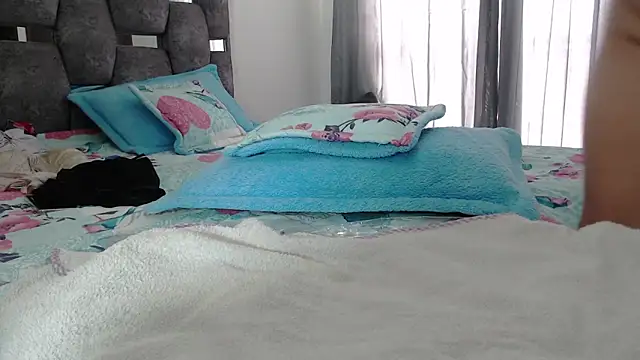 sara hott 1 online show from February 2026 03:13:01 PM