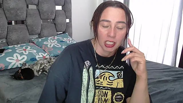 sara hott 1 online show from May 2026 05:21:02 PM