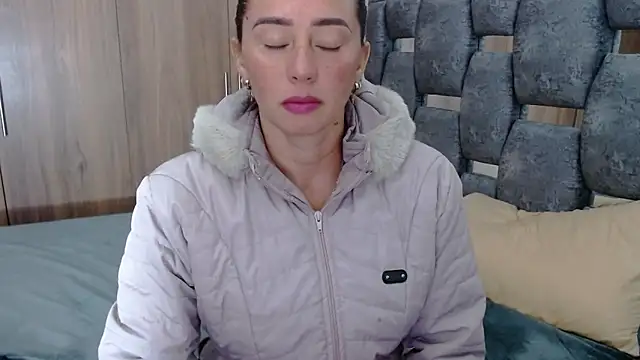 sara hott 1 online show from February 2025 06:57:02 PM