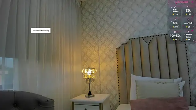 Pia Johnson  online show from November 2025 11:36:02 AM