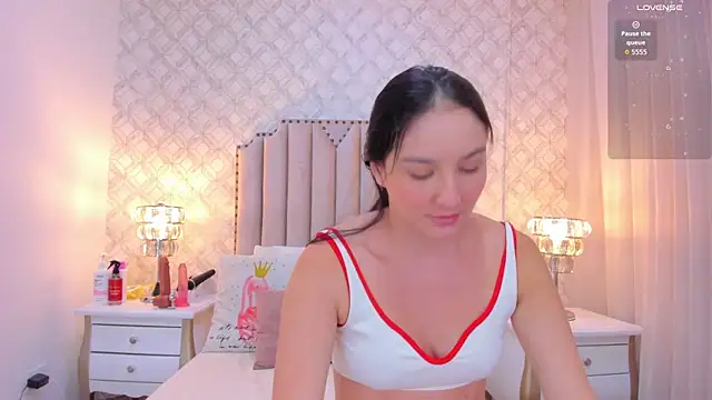 Pia Johnson  online show from March 2026 11:55:02 AM