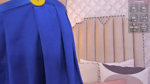 Pia Johnson  online show from November 2025 11:31:02 AM