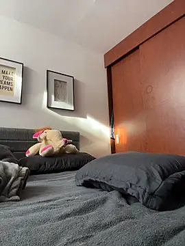 J loren online show from March 2026 09:42:02 PM