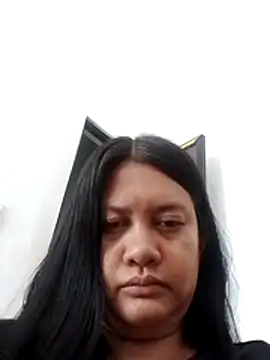 Snapshot of Honeybun25 chatting on November 2025 02:00:02 AM Honeybun25 online show from November 2025 02:00:02 AM