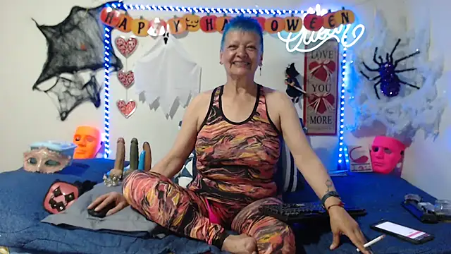 Snapshot of loquitaqueen011 chatting on October 2025 06:20:02 PM loquitaqueen011 online show from October 2025 06:20:02 PM