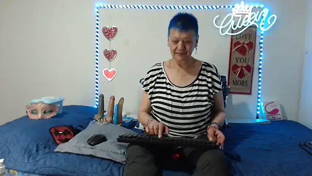 Snapshot of loquitaqueen011 chatting on September 2025 10:09:02 PM loquitaqueen011 online show from September 2025 10:09:02 PM