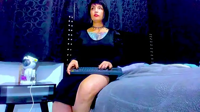 amareto queen online show from February 2026 11:04:02 PM