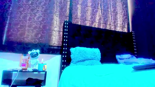 amareto queen online show from February 2026 06:37:02 PM