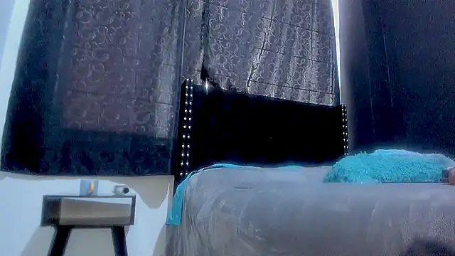 amareto queen online show from October 2025 07:37:02 PM