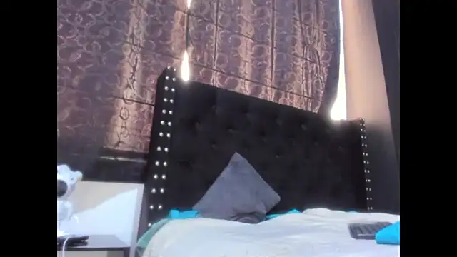 amareto queen online show from March 2026 05:40:01 PM