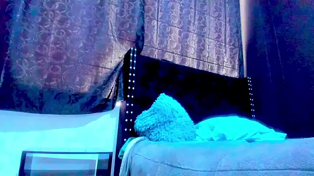 amareto queen online show from February 2026 07:24:01 PM