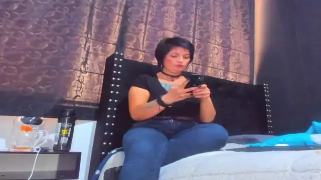 amareto queen online show from March 2026 06:55:01 PM