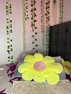 Snapshot of DazedGlade chatting on November 2025 01:26:02 PM DazedGlade online show from November 2025 01:26:02 PM