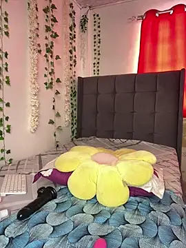 Snapshot of DazedGlade chatting on December 2025 11:58:02 AM DazedGlade online show from December 2025 11:58:02 AM